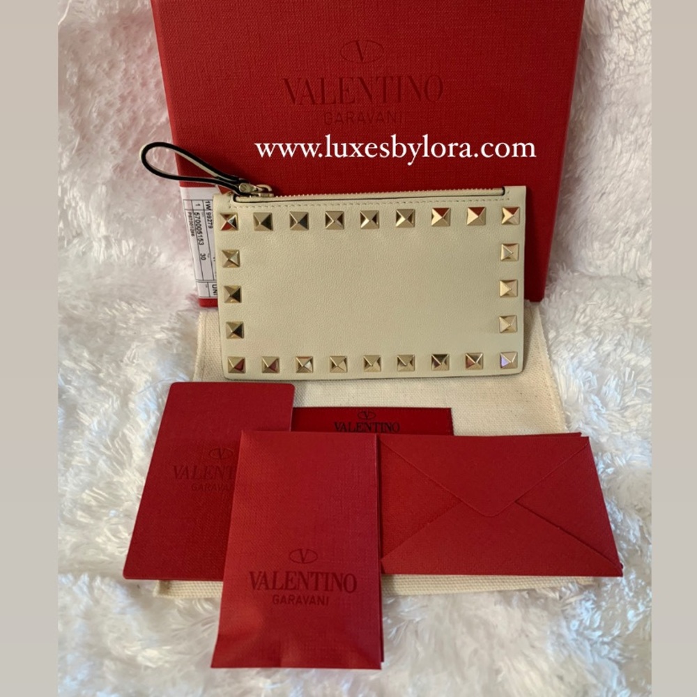 ♥️SOLD♥️VALENTINO GARAVANI CALFSKIN CARDHOLDER WITH ZIPPER